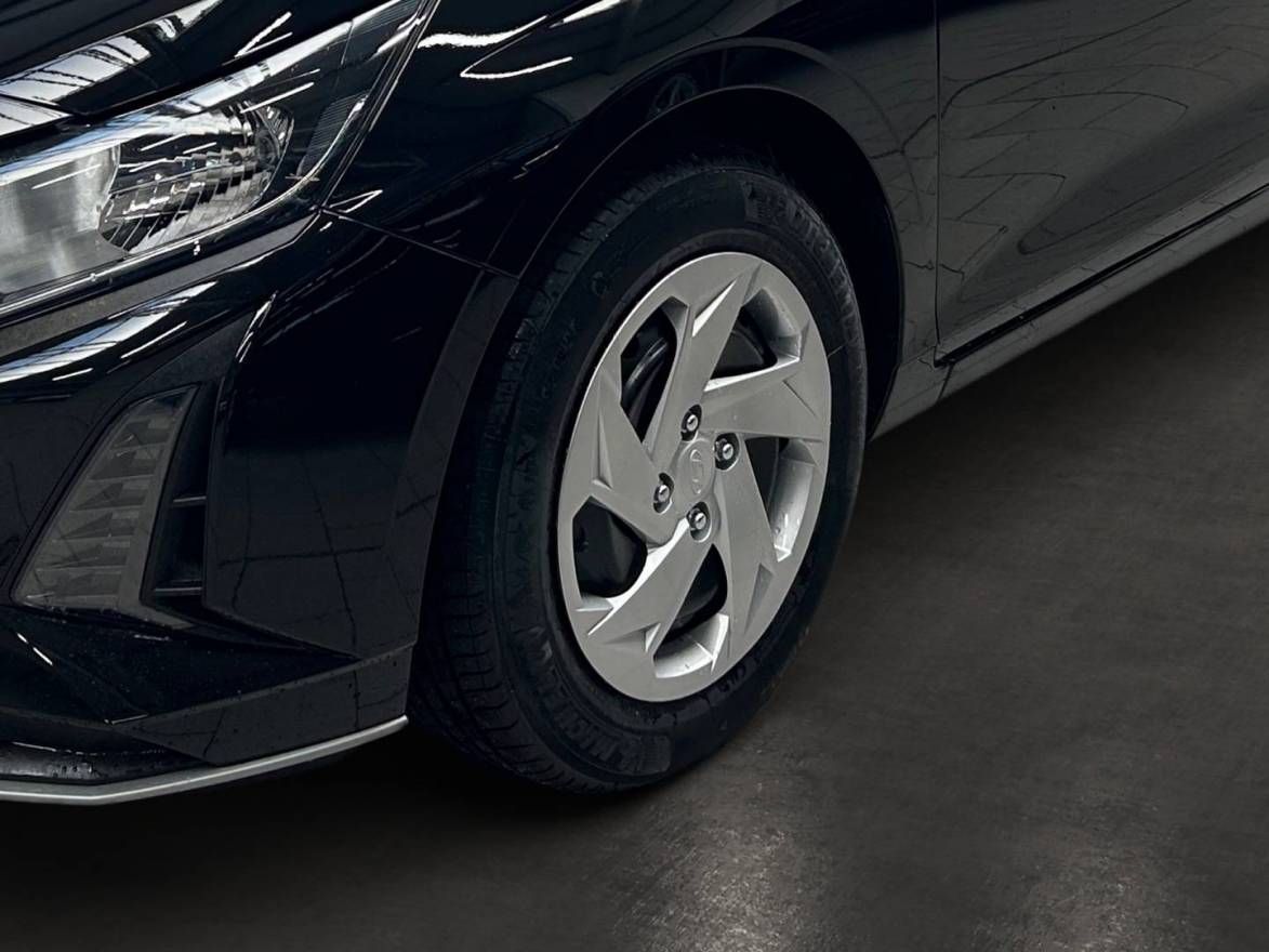 Fahrzeugabbildung Hyundai i20 Select Funktionspaket PDC Navi Rückfahrkamer