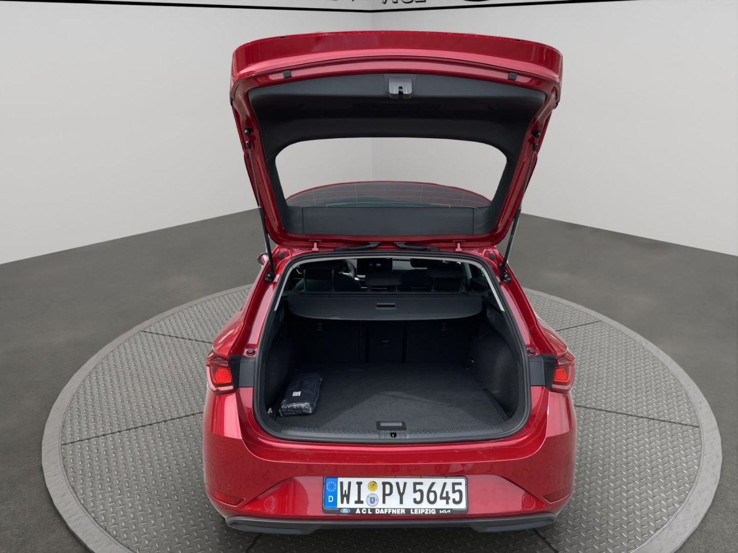 Fahrzeugabbildung SEAT Leon Sportstourer 1.5 Road Edition SpurhalteASS