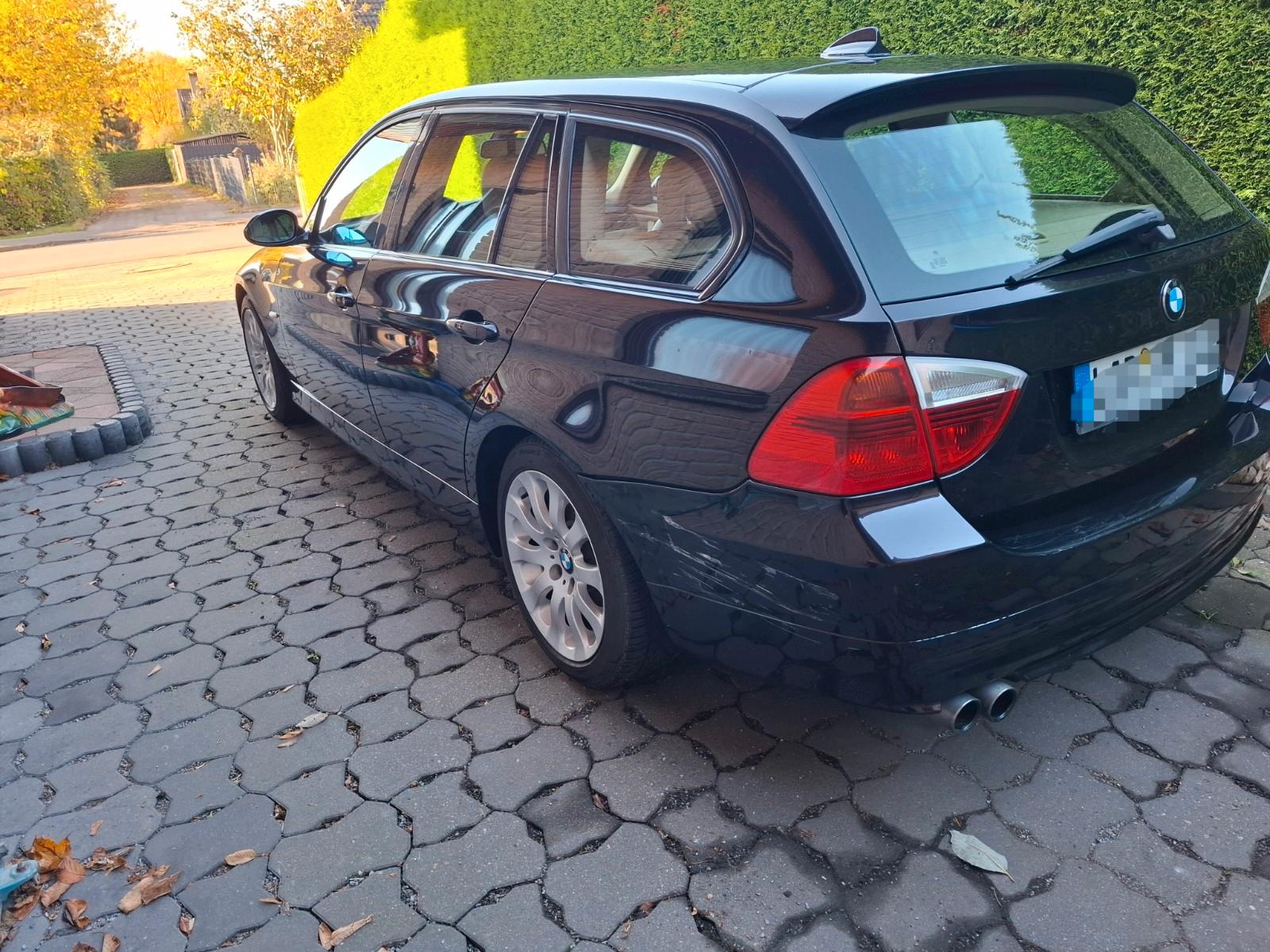 BMW 325 2008 — вигляд ззаду