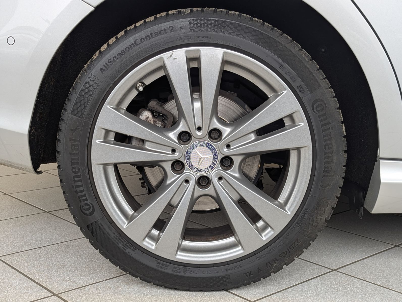 MERCEDES-BENZ B 180 Kamera Panoramadach LED - Image 11