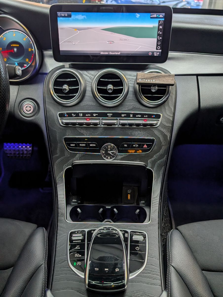 Fahrzeugabbildung Mercedes-Benz C 300 d 4M AMG-Line ACC Multibeam 360° Pano Voll