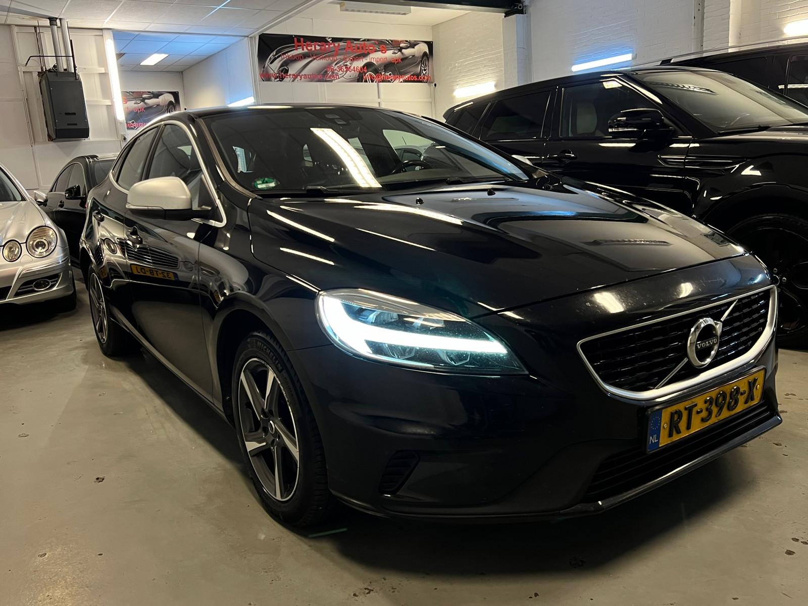 Volvo V40 2.0 D3 R-Design BJ-18 Euro 6