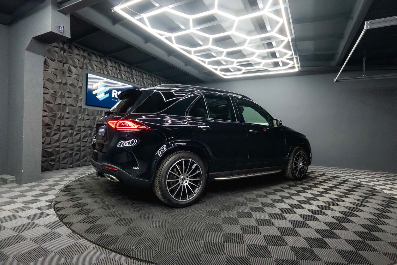 Fahrzeugabbildung Mercedes-Benz GLE 450 4Matic AMG NightPaket | Pano | ACC | LED