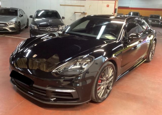 Porsche Panamera 4 Sport-Design Matrix Pano 21-Zoll 2.Hd