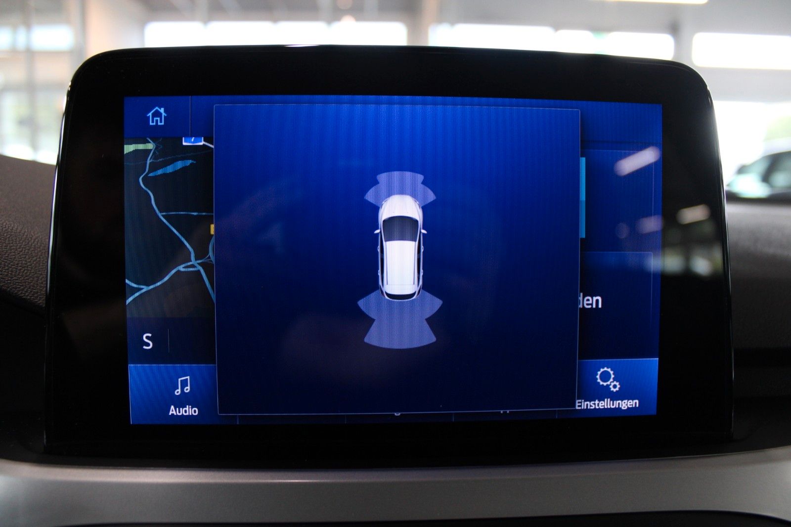 Fahrzeugabbildung Ford Focus Cool & Connect Automatik + AHK ACC WinterP