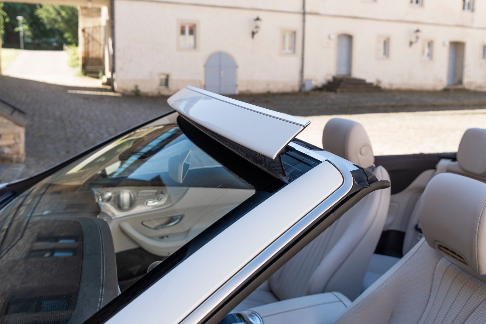Fahrzeugabbildung Mercedes-Benz E 400 Cabrio 4Matic AMG HUD 360° BURMESTER ACC