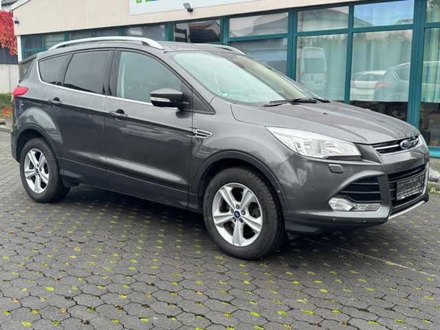 Ford Kuga 1.6 Titanium Design PANO+MFL+PDC+AHK+TEMPO+