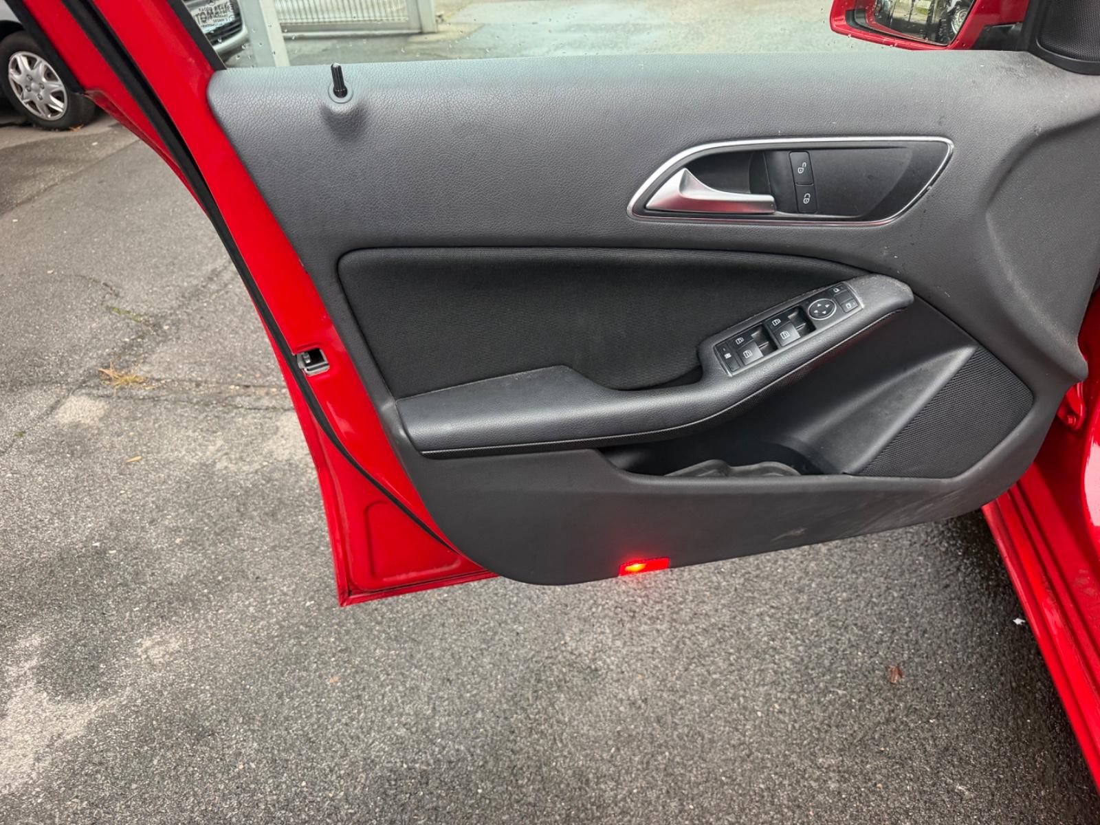 Mercedes-Benz A 180 BlueEfficiency AUTOMATIK+KAMERA+W.KM