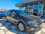 Volkswagen Polo VI R-Line -Sitzheizung -Kamera -Ganzjahresr - VW Polo Gebrauchtwagen in Lübeck