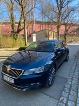 Skoda Superb 2.0 TDI SCR 140kW DSG 4x4 L&K Combi L&K - Skoda Superb mit Diesel-Antrieb: Allradantrieb, Kombi, 2.0