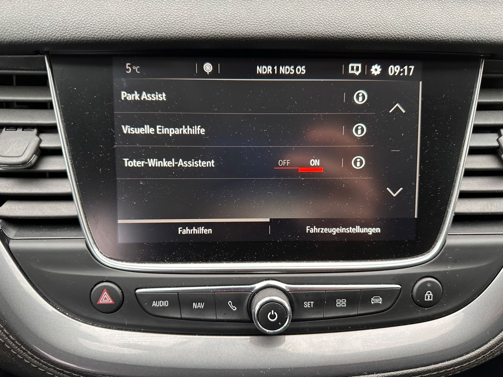 Fahrzeugabbildung Opel Grandland (X) 1.2 Turbo BiLED/AHK/Navi/360°/GJR