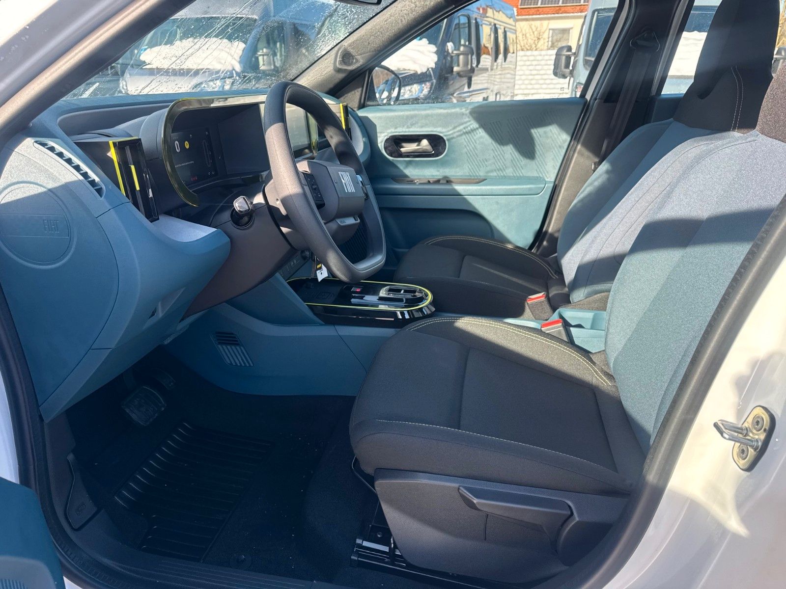 Fahrzeugabbildung Fiat Grande Panda 1.2 110PS Business Edition Navi