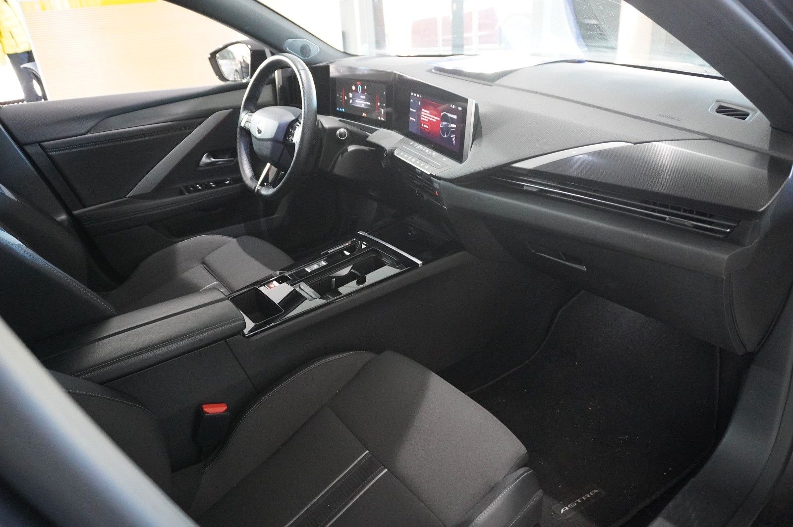 Fahrzeugabbildung Opel Astra L Lim. 1.6 HYBRID GS SPORT NAVI/360°/SPORT