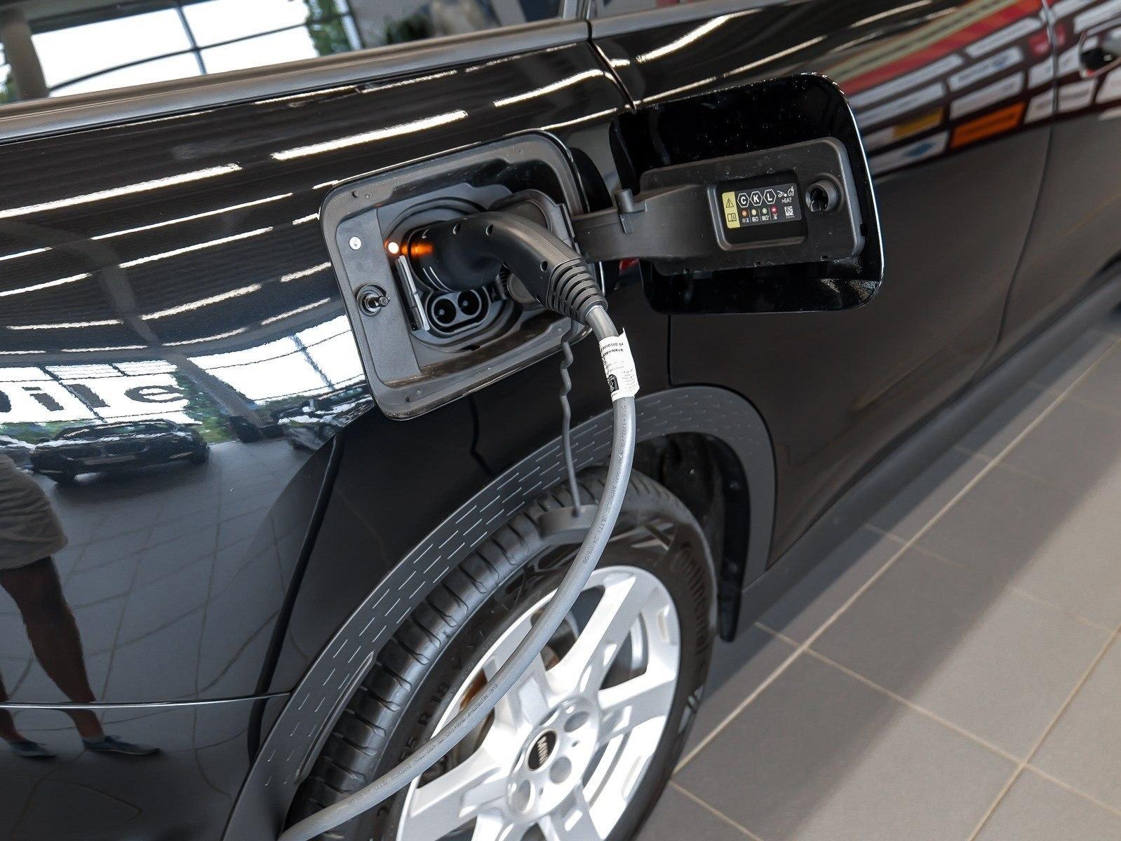 MINI Countryman E Essential SHZ PDC LED