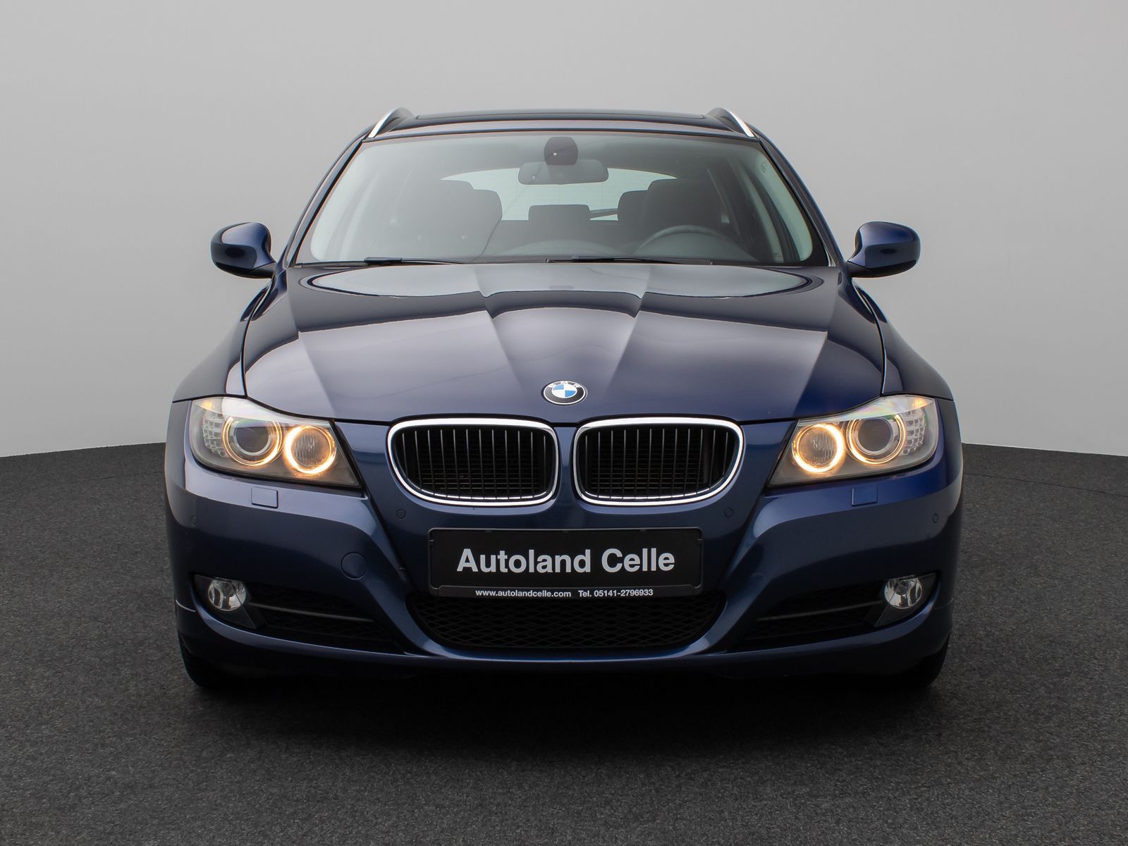 Fahrzeugabbildung BMW 320d PDC Navi Xenon Fernlichtassist Komfort AHK