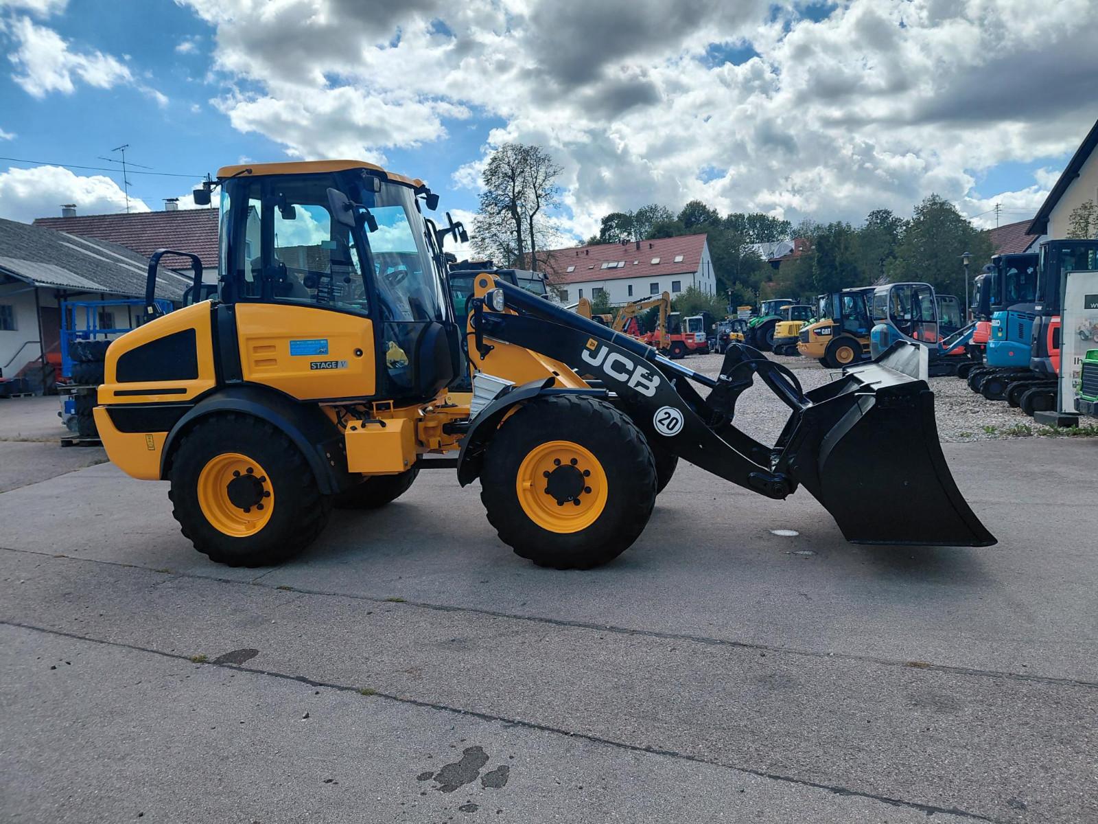 JCB 409