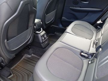 BMW 218 Active Tourer - 12