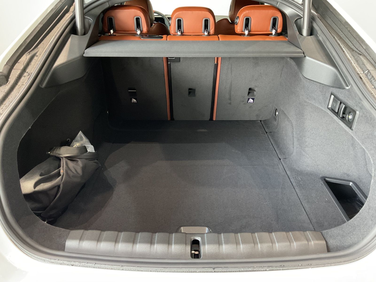 Fahrzeugeinzelansicht 14 Fahrzeugabbildung BMW i4 M60 |elektr. Glasdach |AHK |Harman Kardon