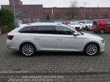 Skoda Superb Combi 2.0TDI Style Amundsen Navi Bi-Xenon - Skoda Gebrauchtwagen in Düsseldorf