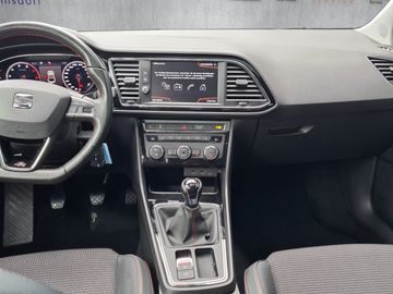 Fahrzeugabbildung SEAT Leon FR 1.5 TSI Panorama 18 Zoll Navi Klima
