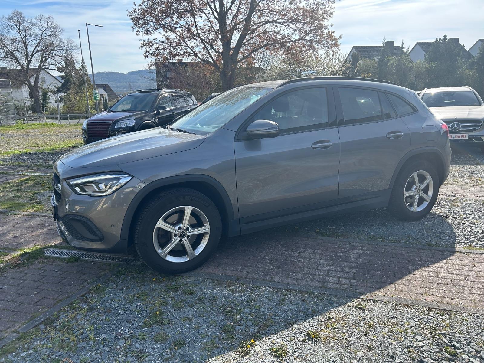 Mercedes-Benz GLA 200 Automatic Kamare