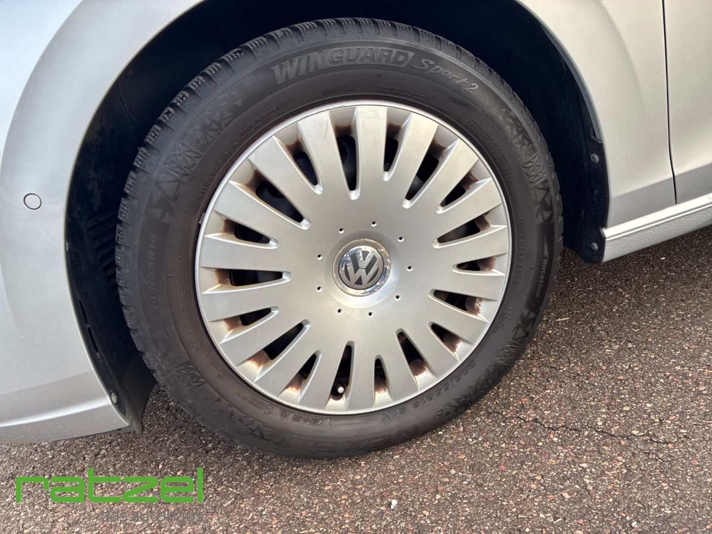 Fahrzeugabbildung Volkswagen Golf VIII 2.0 TDI Move AHK-klappbar Navigation