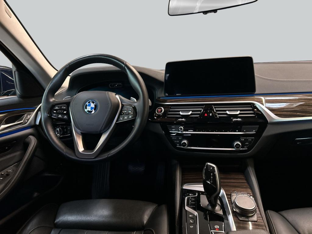 BMW 530e xDrive Touring Aut. Luxury Line, AHK, PD
