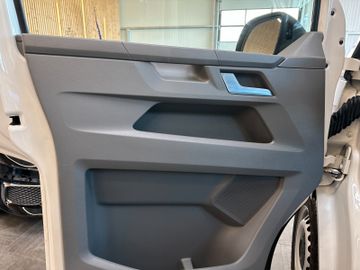MYAUTOCENTER – Gebraucht- und Jahreswagen mit Werkstattservice in Pfaffenhofen Volkswagen T6.1 Transporter Kasten 4MOTION *1. Hand*AHK*LED