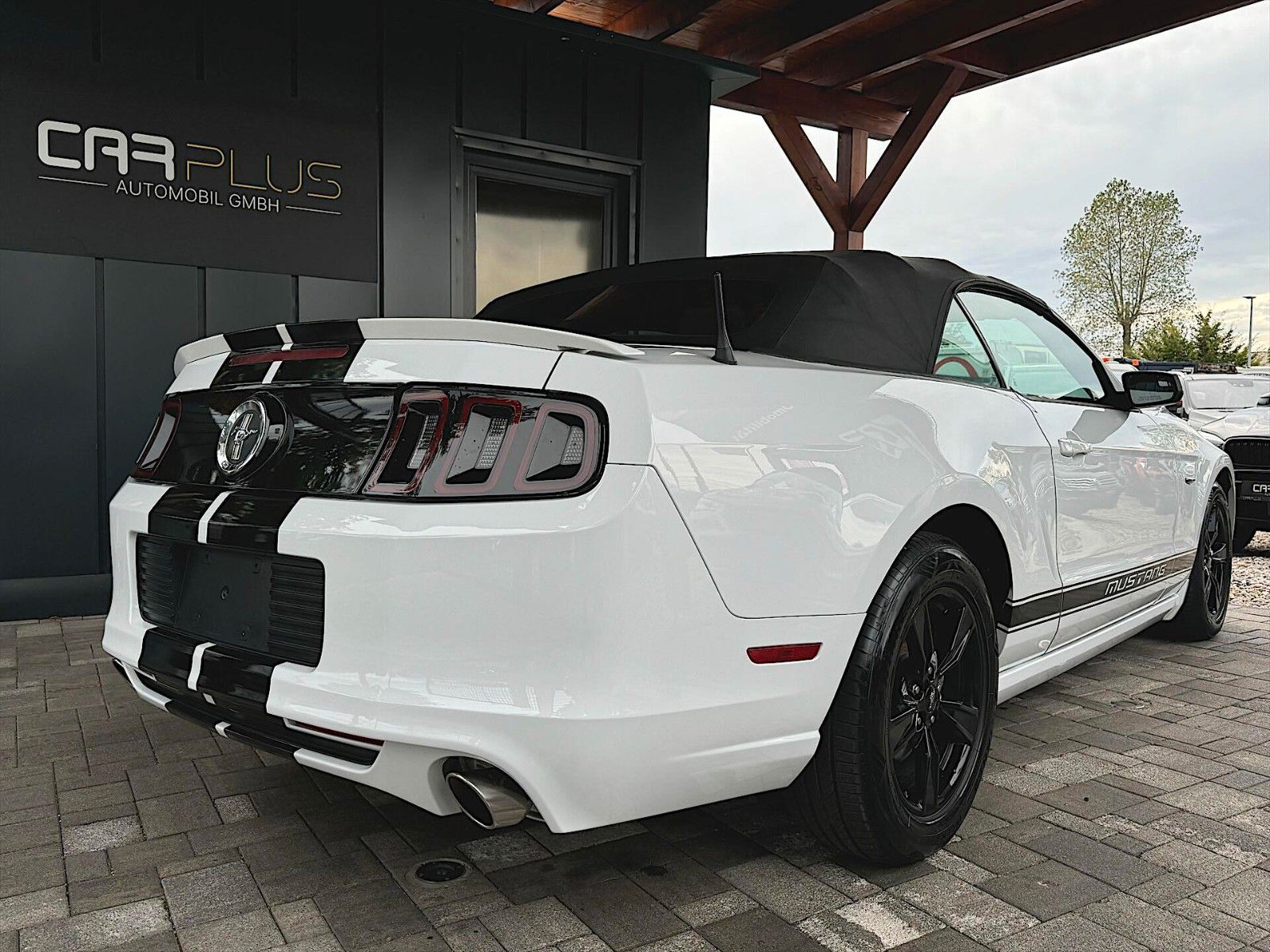 Fahrzeugabbildung Ford Mustang 3.7 GT V6 Cabrio Automatik Premium *LED*