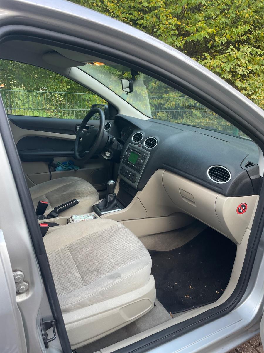Ford Focus 2005 — photo 8