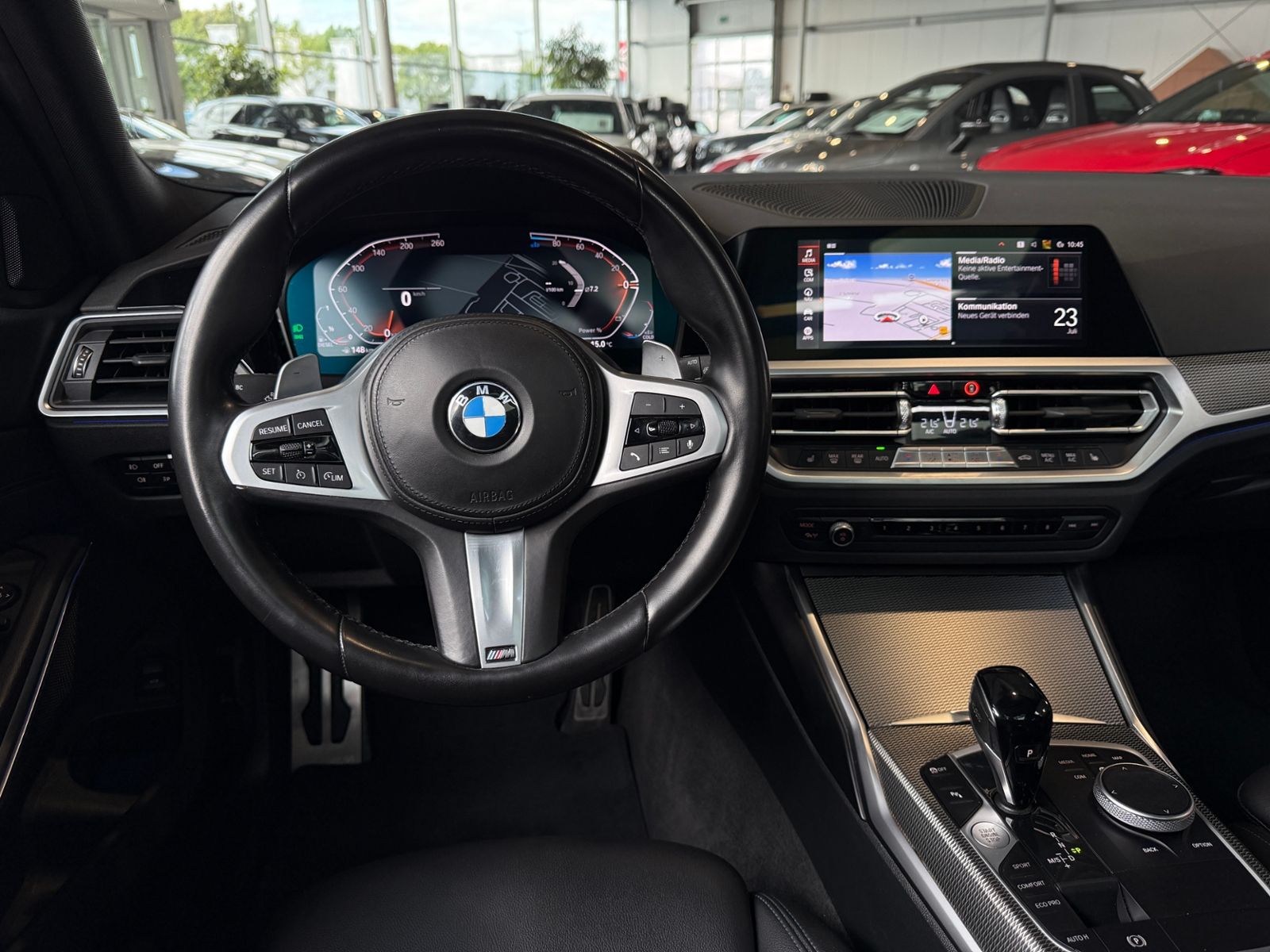 Fahrzeugabbildung BMW 320d xDrive M Sport PANO KAM LED