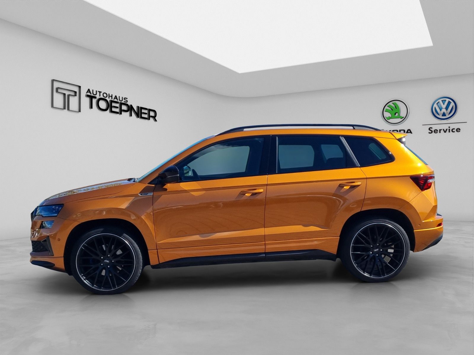 Fahrzeugabbildung SKODA Karoq Sportline 4x4 2,0 TSI DSG Navi ACC 360°