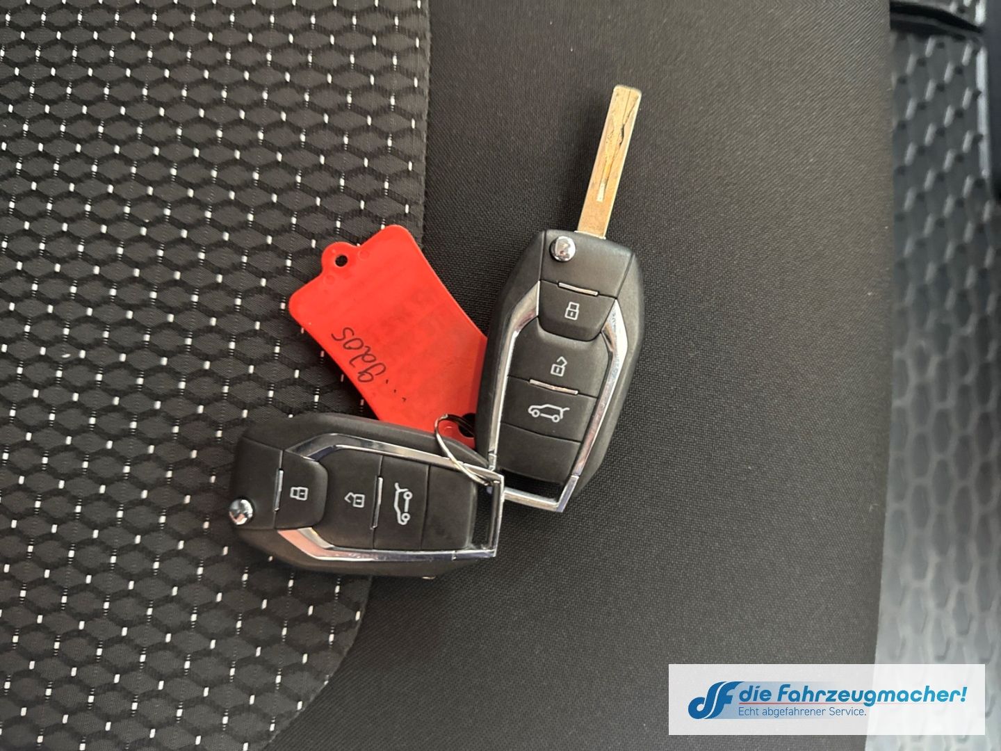 Fahrzeugabbildung Maxus eDeliver3 Kasten L1H1 Apple CarPlay Android Auto