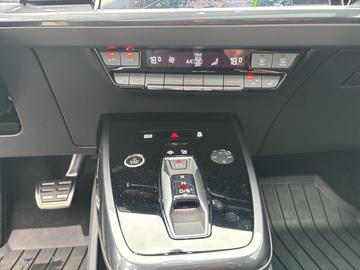 صورة مصغرة 12 لـ 2025 AUDI Q4 E-TRON