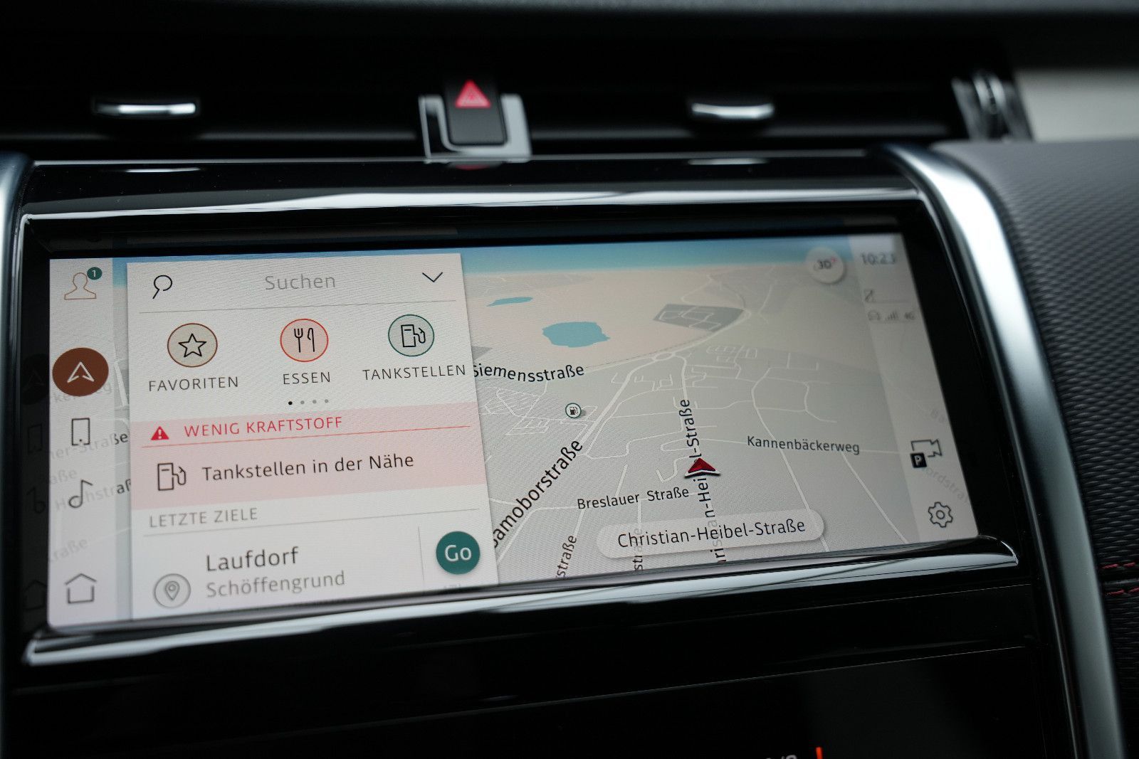 Fahrzeugabbildung Land Rover Discovery Sport /R-Dynamic/LED/R-Cam/Leder/AHK/