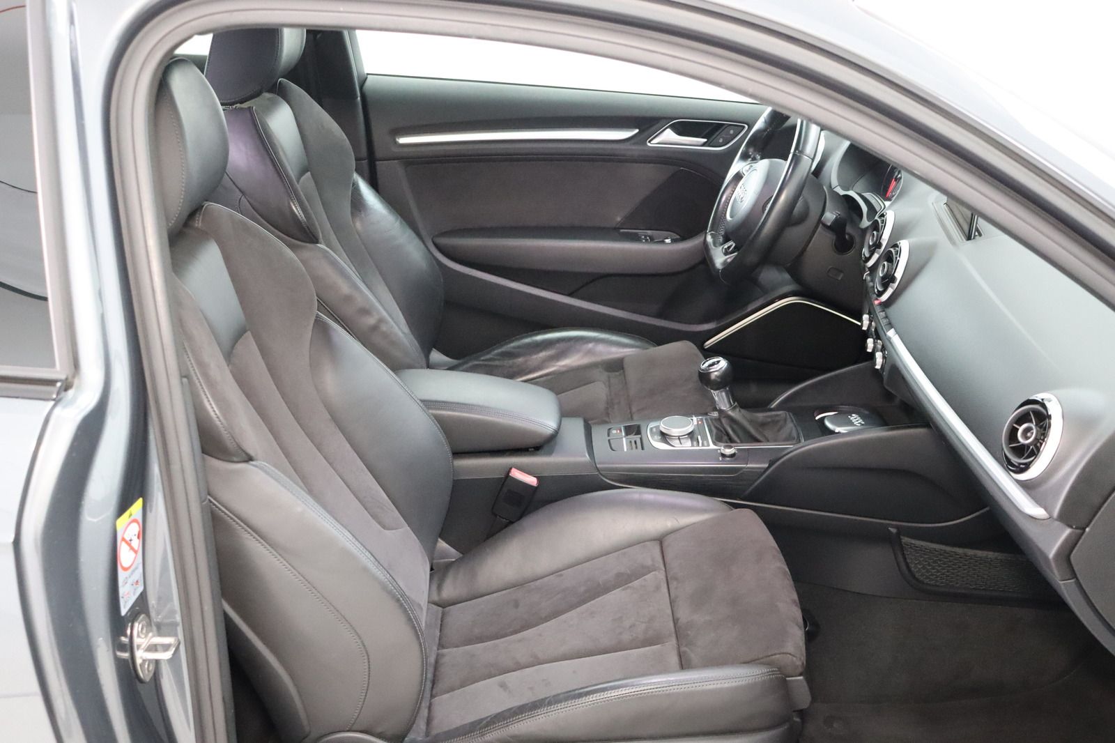 Fahrzeugabbildung Audi A3 2.0 TDI Ambition Sport * Xenon * Alcantara