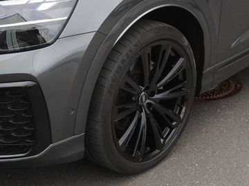 Audi Q8 - 9