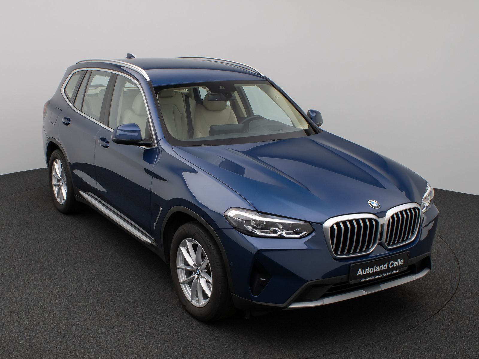 Fahrzeugabbildung BMW X3 xD20d Kamera HUD DAB HiFi Komfort Leder Sport