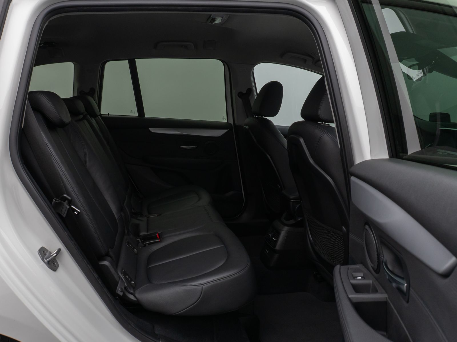 Fahrzeugabbildung BMW 220d Gran Tourer Advantage Kamera HUD Komfort