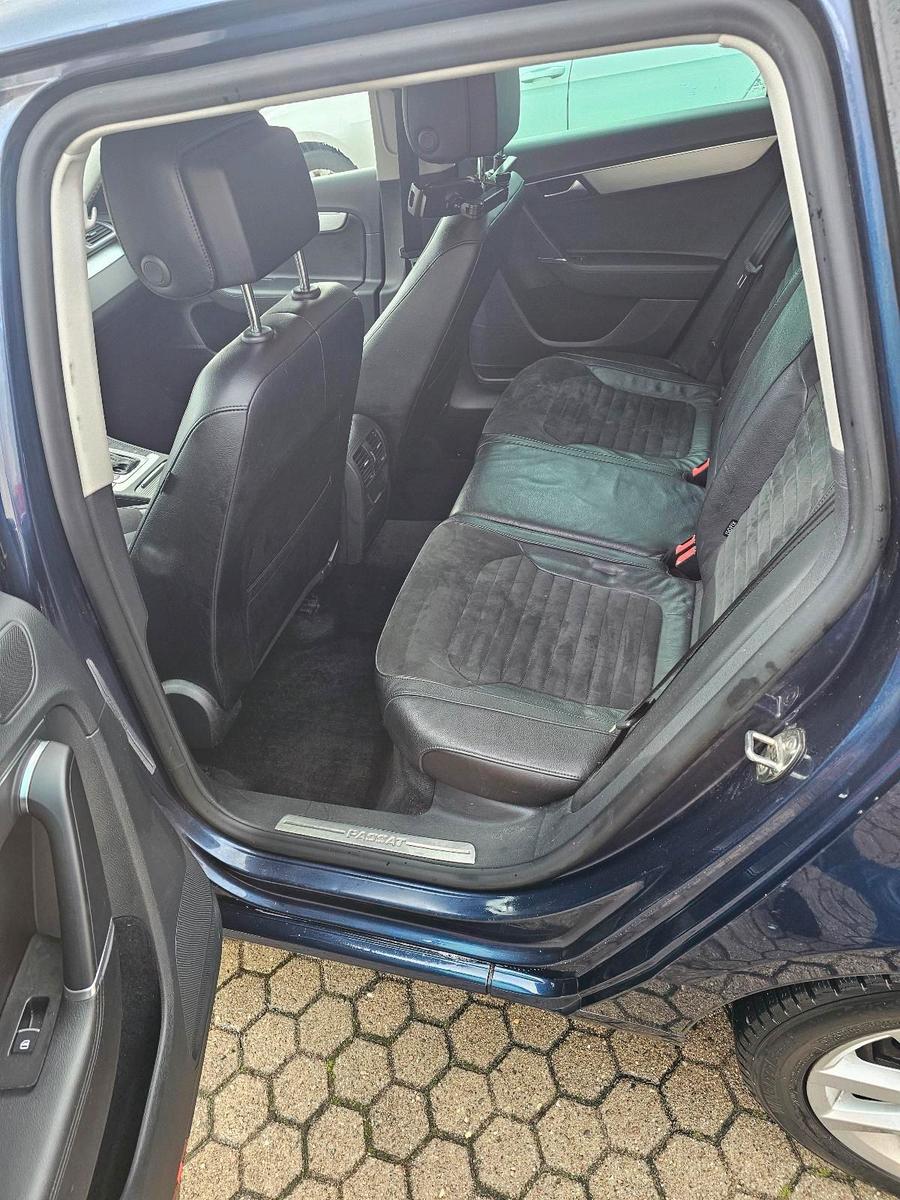 Volkswagen Passat 2012 — photo 12