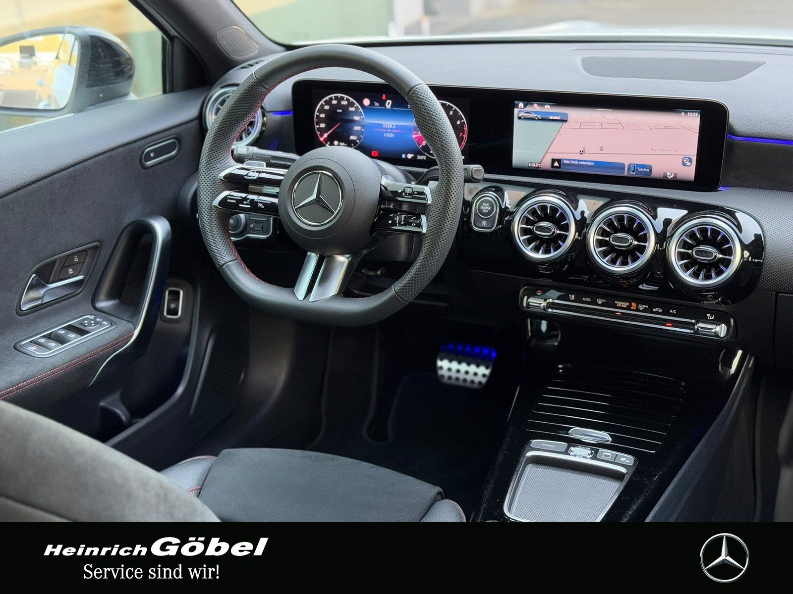Fahrzeugabbildung Mercedes-Benz A 200 Lim. AMG*PANO*360°*AMBIENTE*TOTWINKEL*