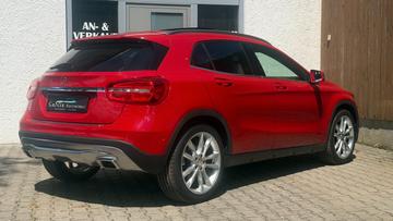 صورة 10 لـ 2014 Mercedes-BENZ GLA