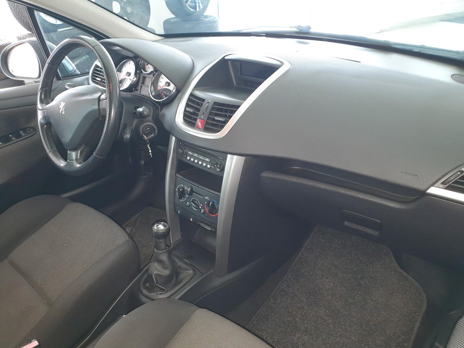 Peugeot 207 2009 — photo 9