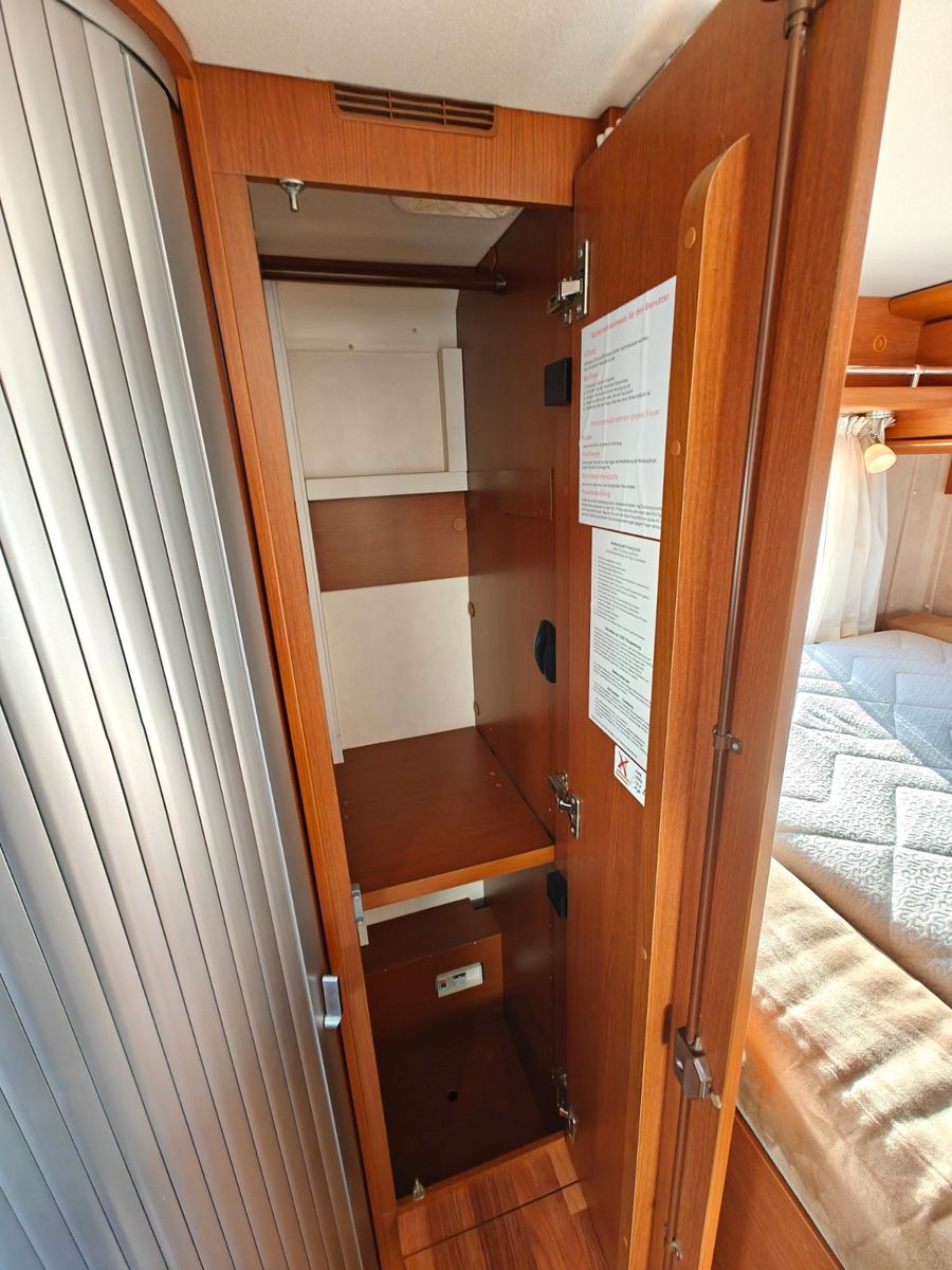 Fahrzeugabbildung HYMER / ERIBA / HYMERCAR B - KLASSE 594 - AUS ERSTBESITZ