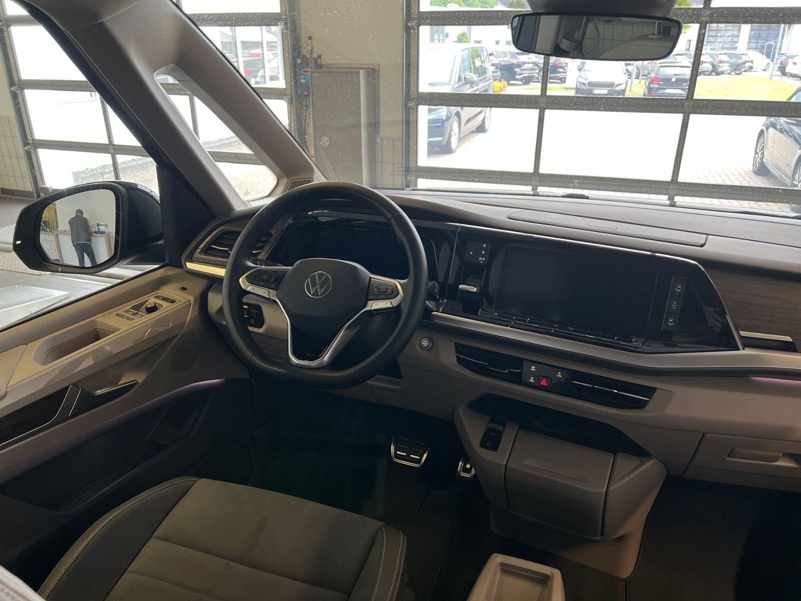 Fahrzeugabbildung Volkswagen Multivan T7 Style 2.0 TDI DSG *AHK, IQ.Light, Pa
