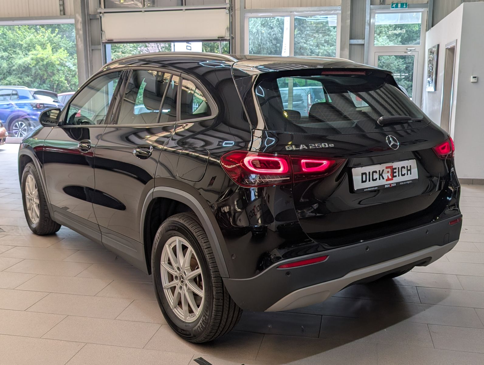 Fahrzeugabbildung Mercedes-Benz GLA 250 e EQ LED*NAVI*CARPLAY*SPURH.*PARKASSIST*
