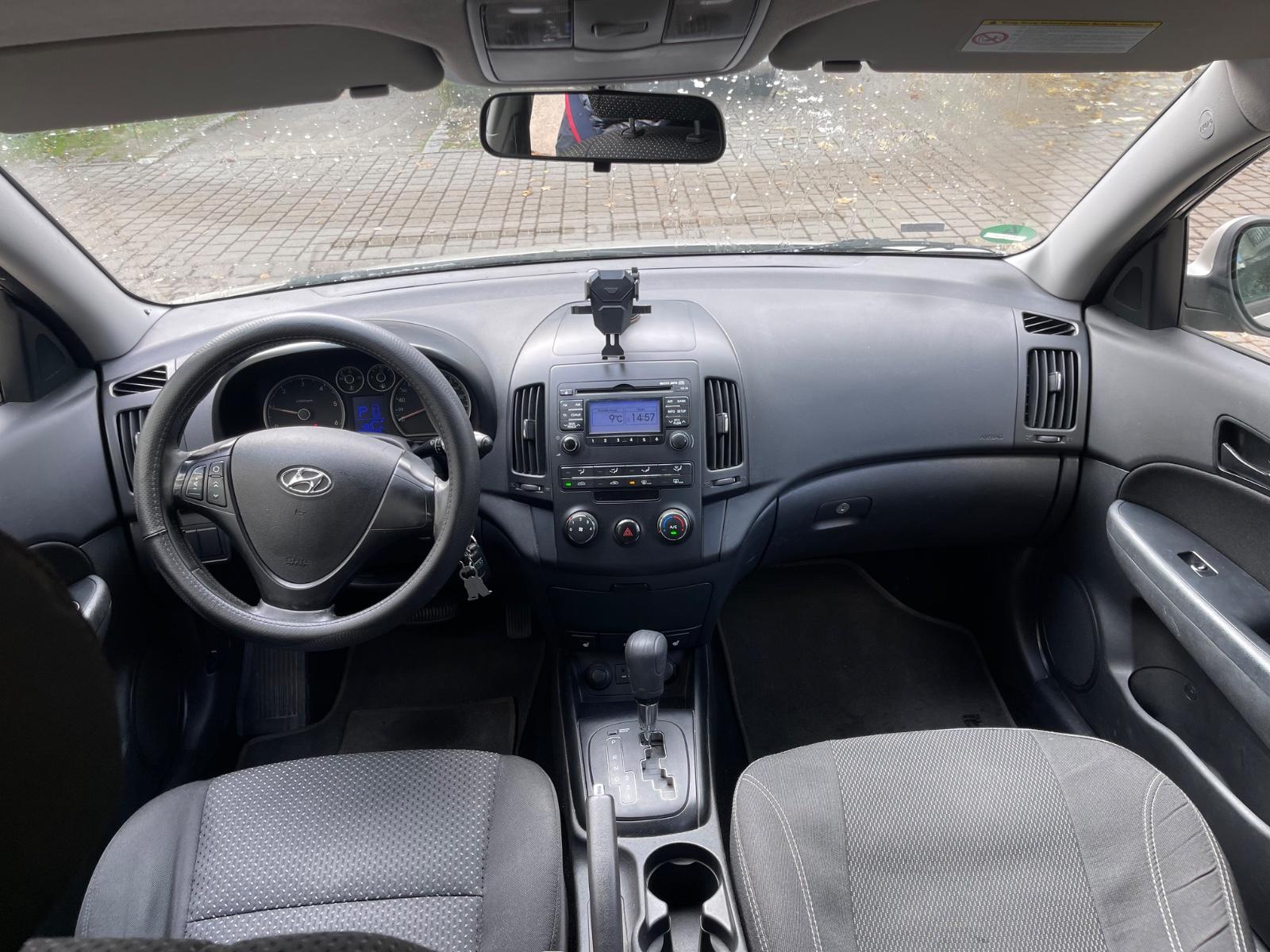 Hyundai i30 2011 — photo 13