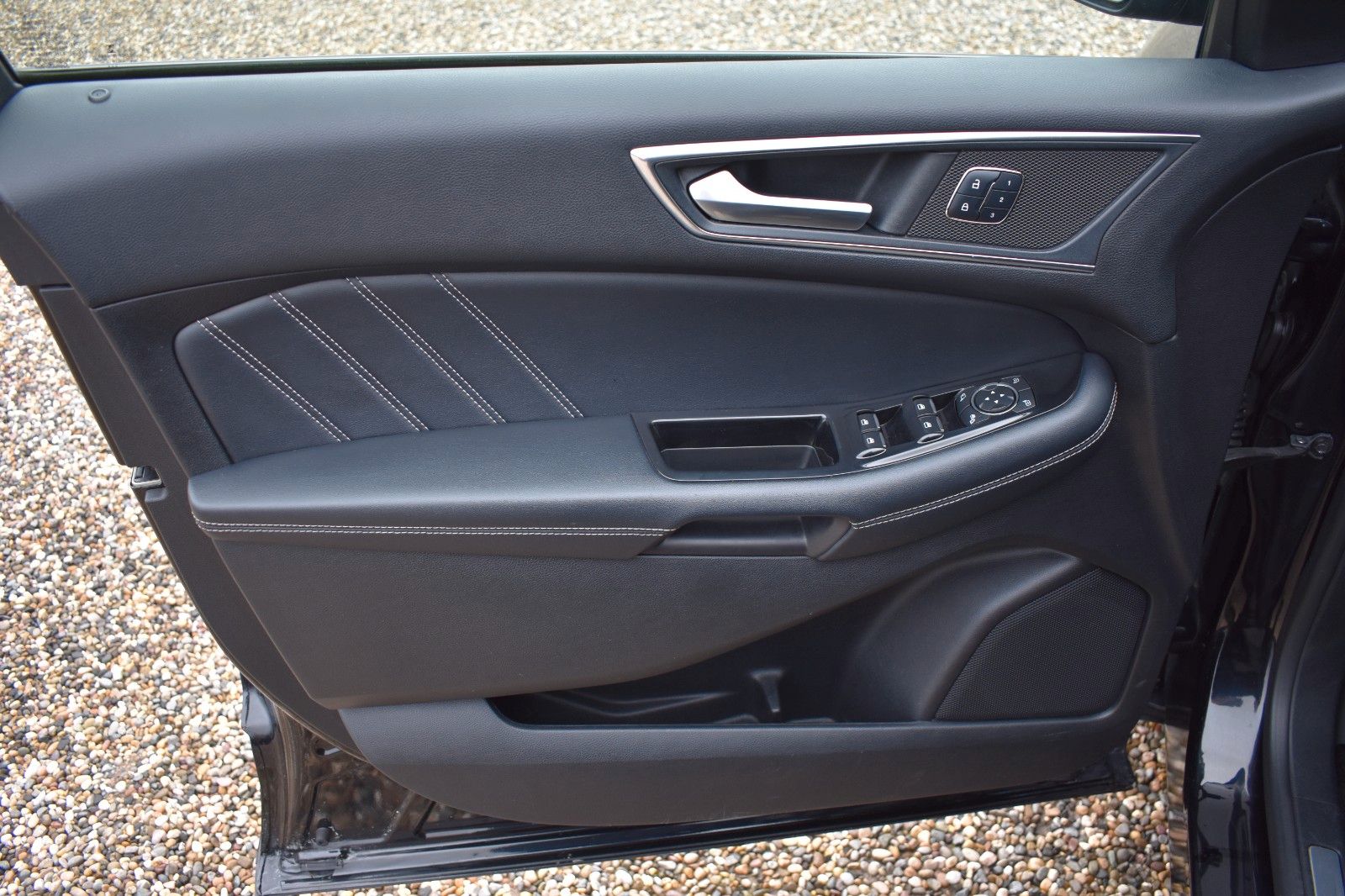 Fahrzeugabbildung Ford Edge ST-Line 4x4 Kamera Sitzbelüftung ACC