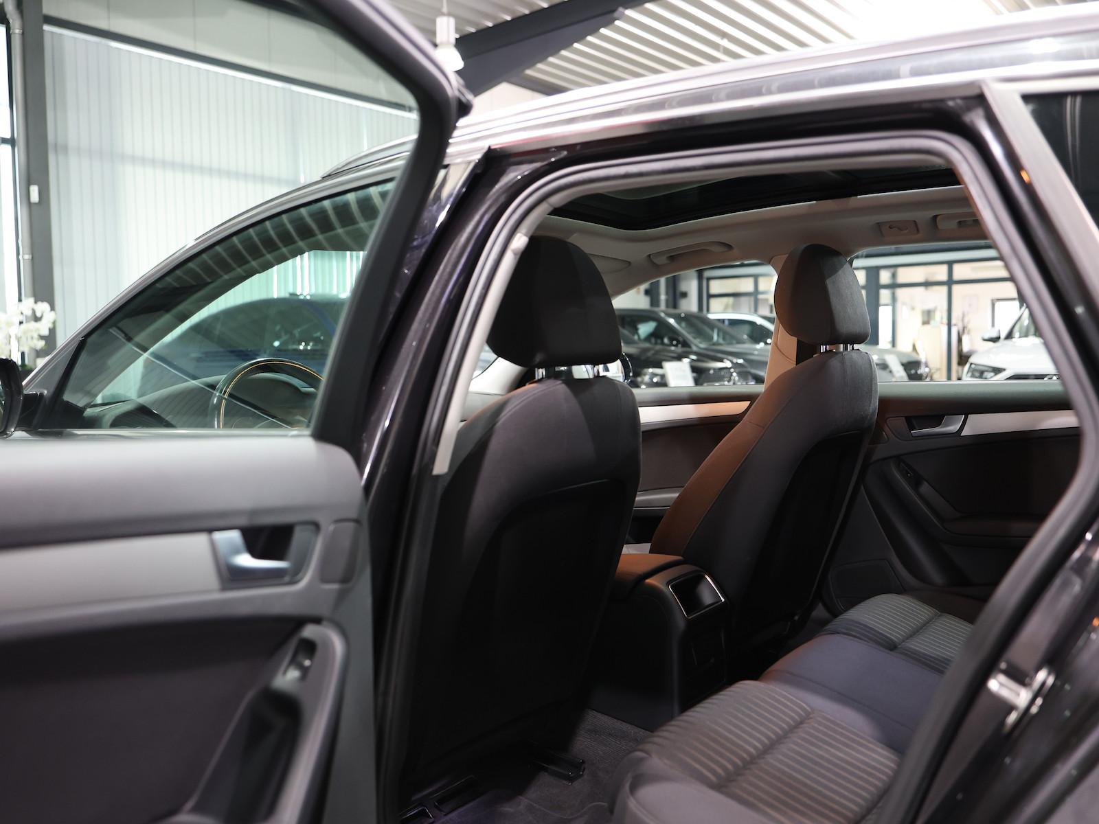 Audi A4 Avant 1.8 TFSI AMBIENTE / PANORAMA / BI-XENON