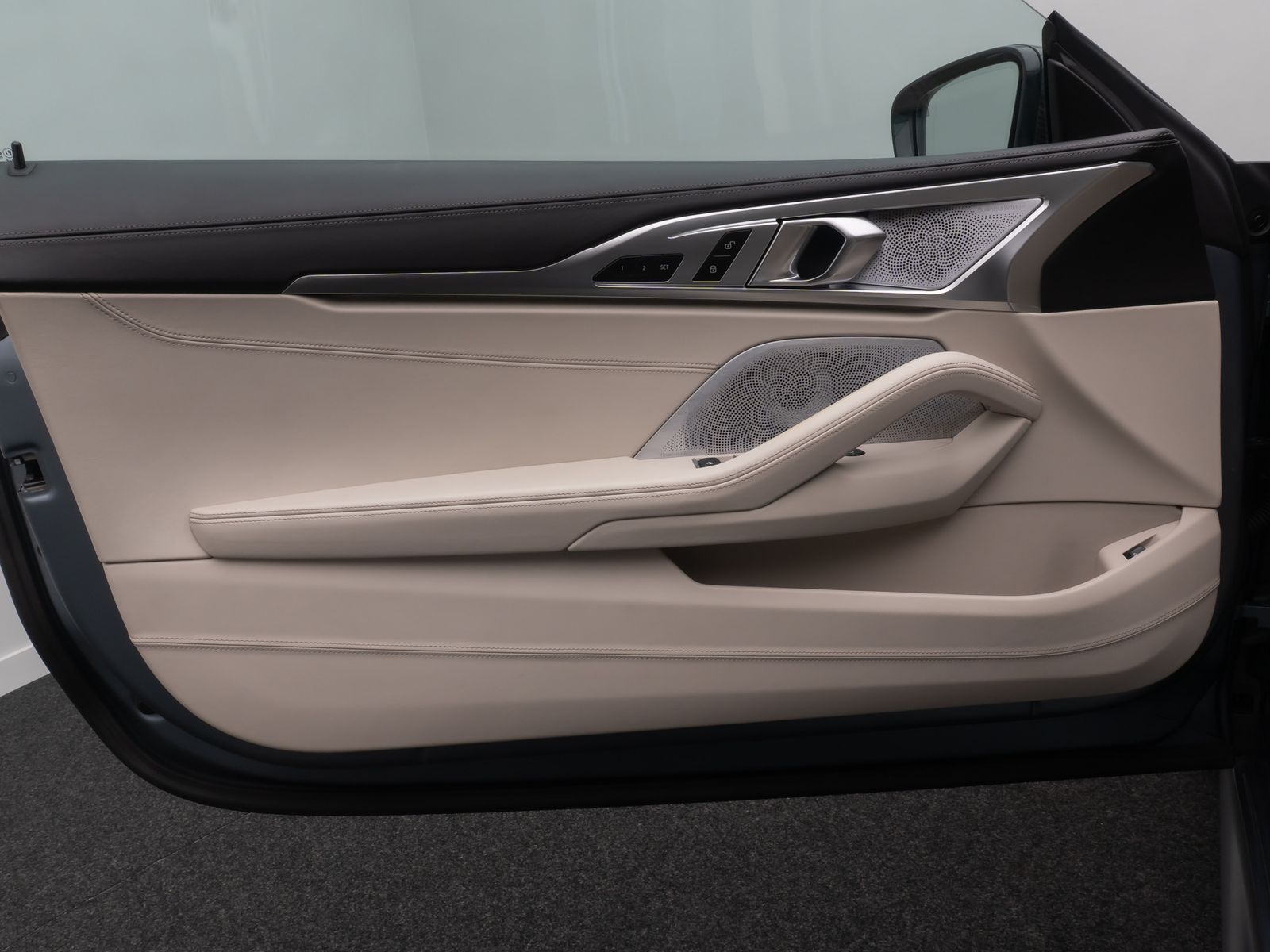 Fahrzeugabbildung BMW 840d xD Cabrio Individual B&W SoftClos HUD VOLL